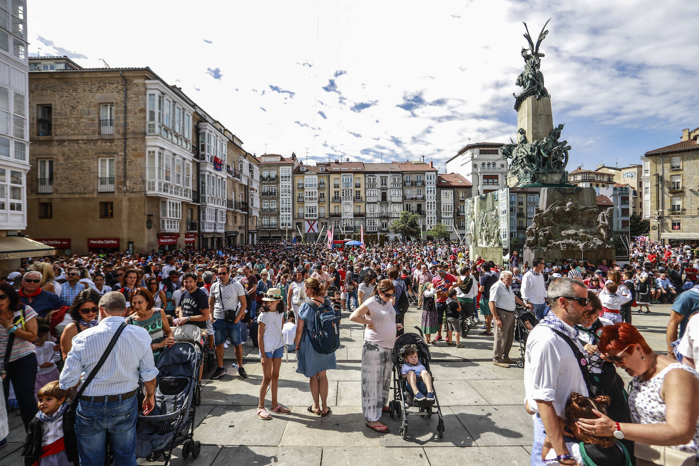 Fotos: Búscate en la baja de Edurne y Celedón txiki de La Blanca 2019