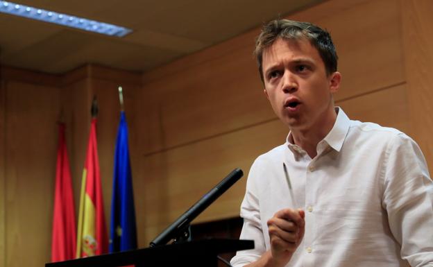 Errejón llama a frenar la investidura de la «sospechosa» Díaz Ayuso