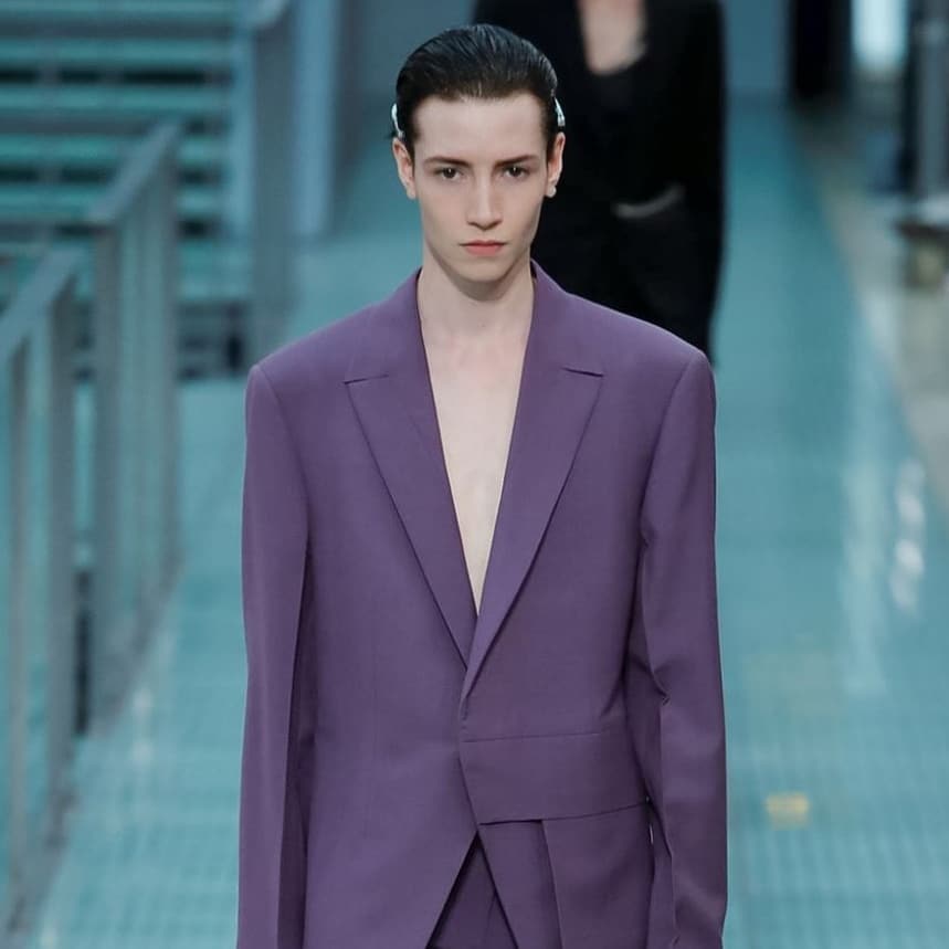 Krow Kian nació chica y quiere ayudar a gente que no encaja en sus cuerpos