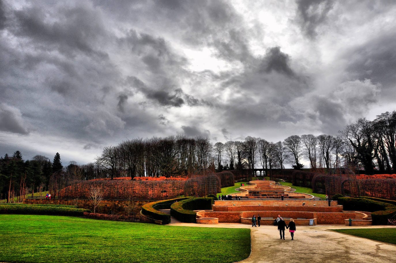 El jardín venenoso de Alnwick (Inglaterra) | Un lugar donde la naturaleza puede traicionar. Su particular jardín es lo más llamativo de esta villa inglesa, apodado como 'The poison garden' por la mortífera determinación de su dueña a que nadie cruzase su propiedad sin permiso