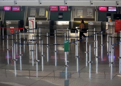 Imagen secundaria 1 - Se mantiene la normalidad tras el segundo de los paros previstos para hoy en el aeropuerto de Loiu