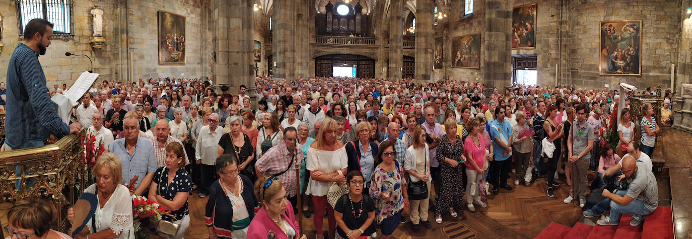 El alcalde asiste a una romería abarrotada y la Misa Mayor tradicional en esta fecha