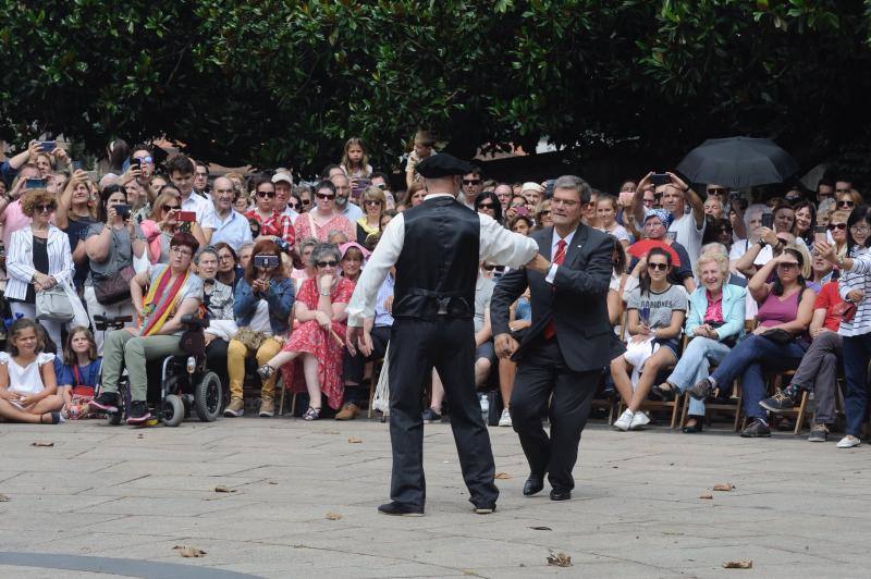 El alcalde asiste a una romería abarrotada y la Misa Mayor tradicional en esta fecha