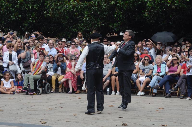 El alcalde asiste a una romería abarrotada y la Misa Mayor tradicional en esta fecha