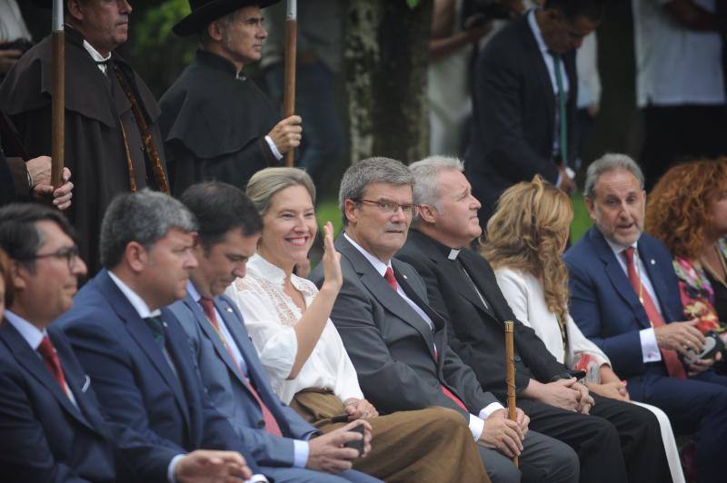 El alcalde asiste a una romería abarrotada y la Misa Mayor tradicional en esta fecha