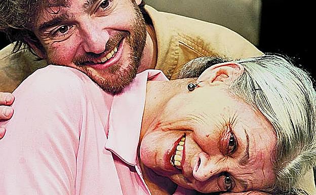 Gorka Otxoa, Kiti Mánver y María Castro protagonizan 'Juntos'.