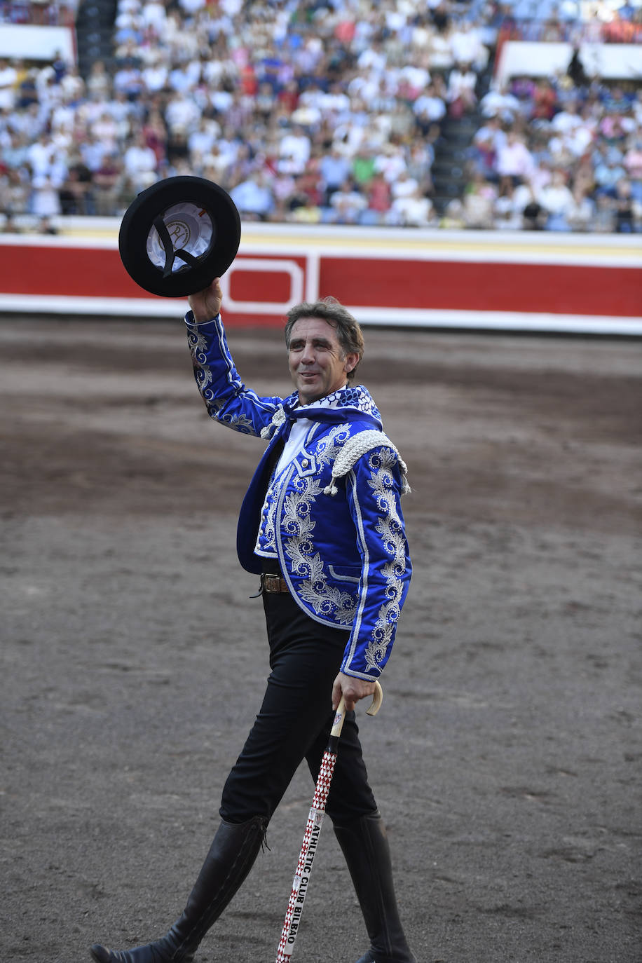 Los rejoneadores Pablo Hermoso de Mendoza, Lea Vicens y Guillermo Hermoso de Mendoza se enfrentan a seis morlacos de la ganadería. 