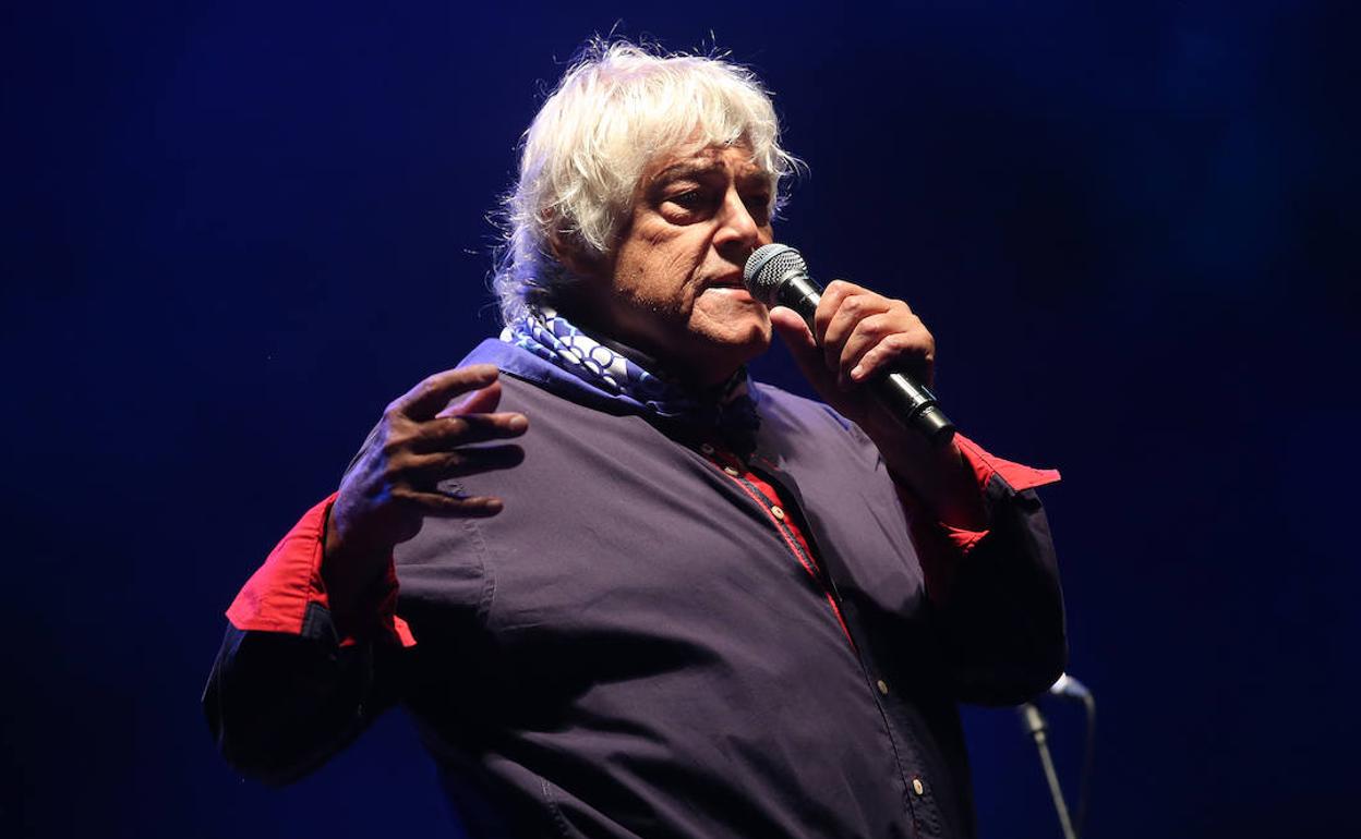 El karaoke del canario Caco