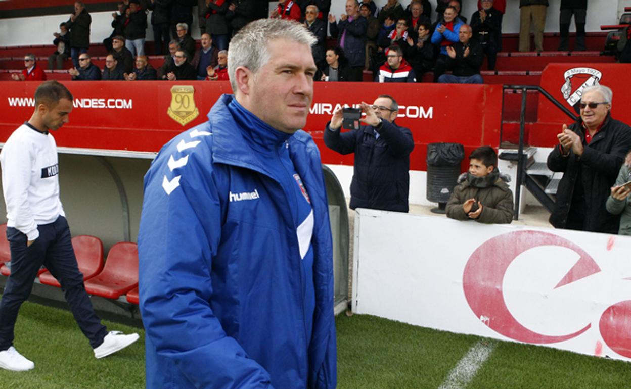 «Es importante sumar los tres primeros puntos en casa para coger confianza», advierte Lambea