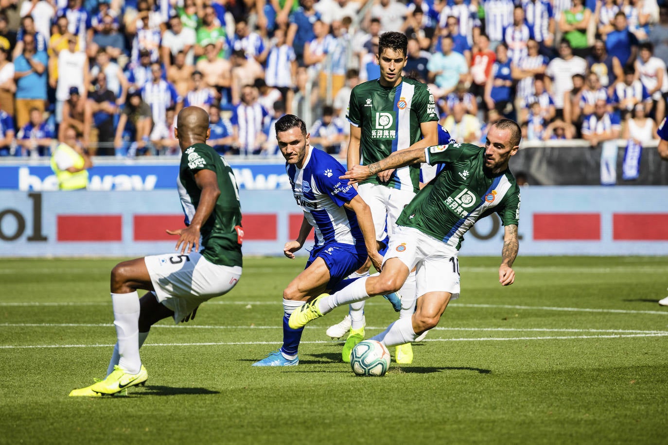 Las mejores fotos del encuentro de la segunda jornada de LaLiga disputado en el estadio de Mendizorroza