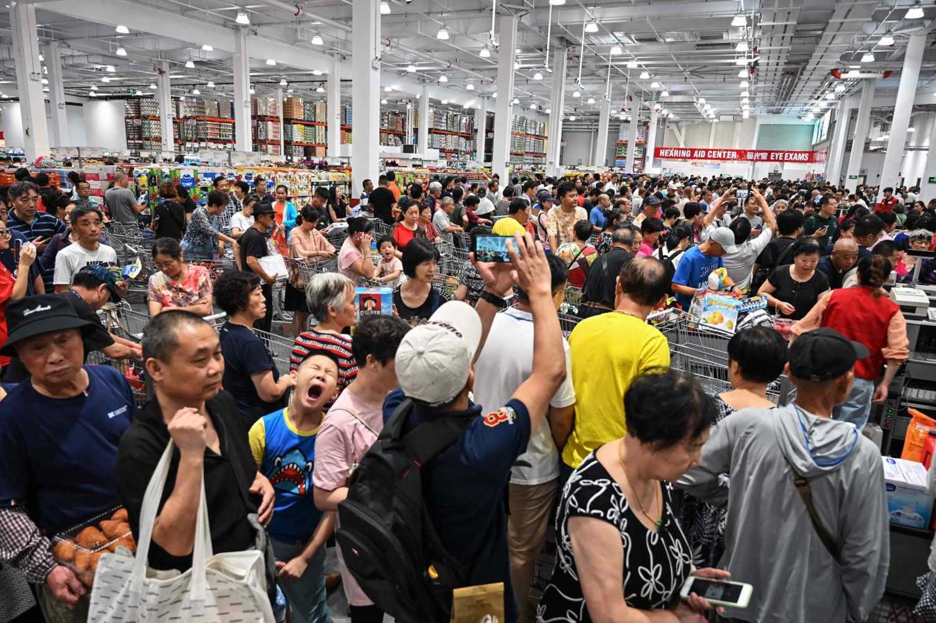 Primer punto de venta de Costco en China, en Shanghai