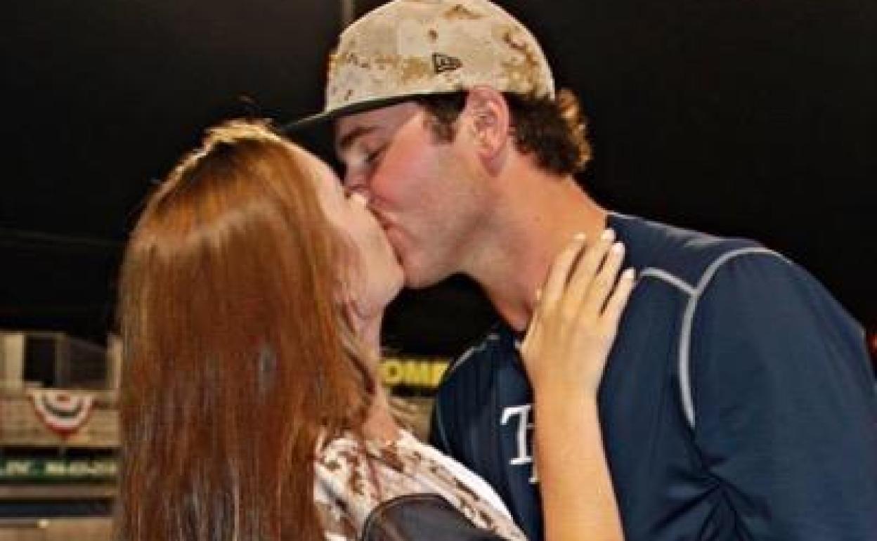 Asesinan a la mujer, al hijo y a la suegra de un jugador de béisbol en Virginia y detienen a su cuñado