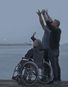 Imagen secundaria 2 - Fotogramas de 'Agur Etxebeste', 'Una ventana al mar' y el documental 'Varados'.