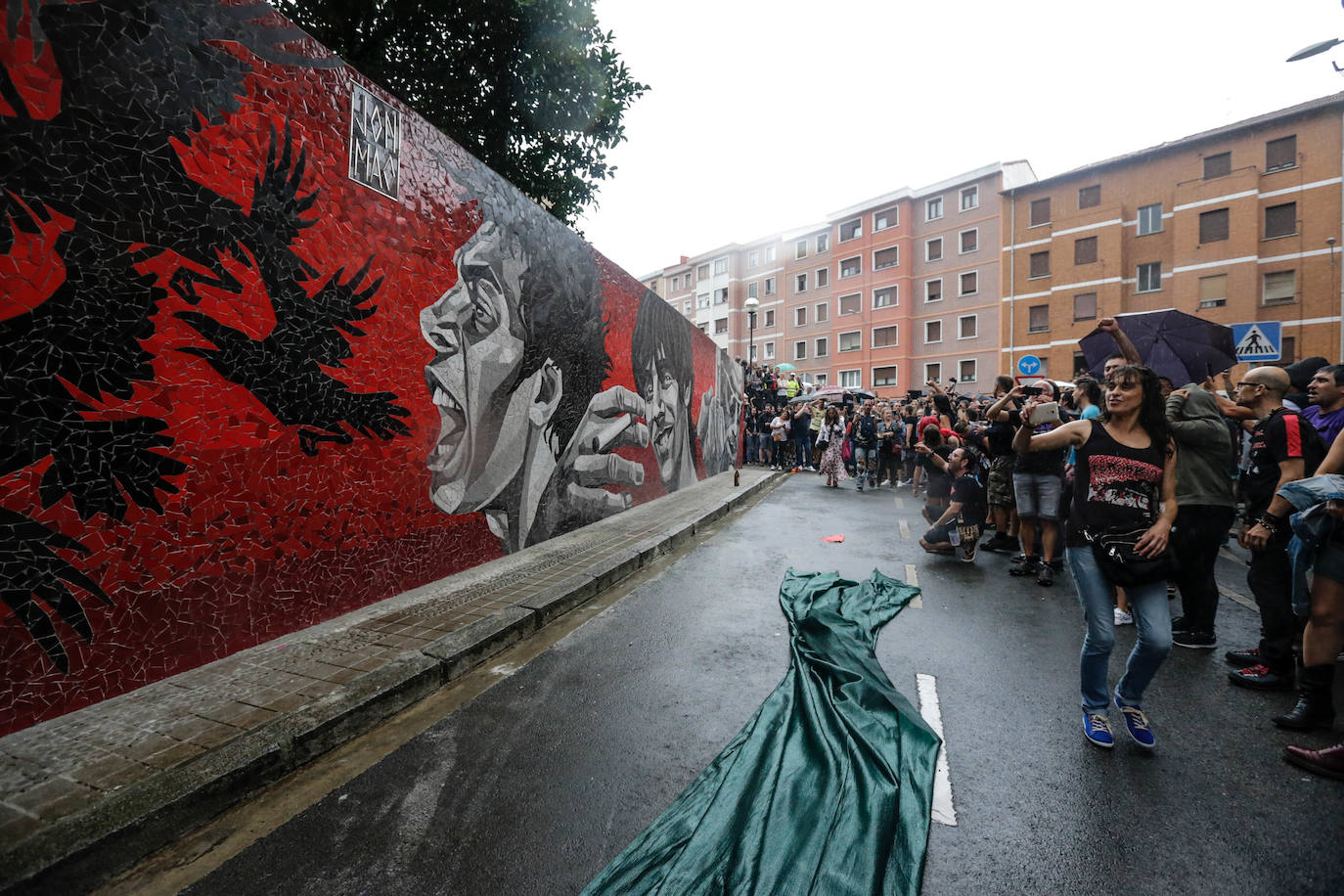 El punk nunca muere y menos en la localidad de la Margen Izquierda