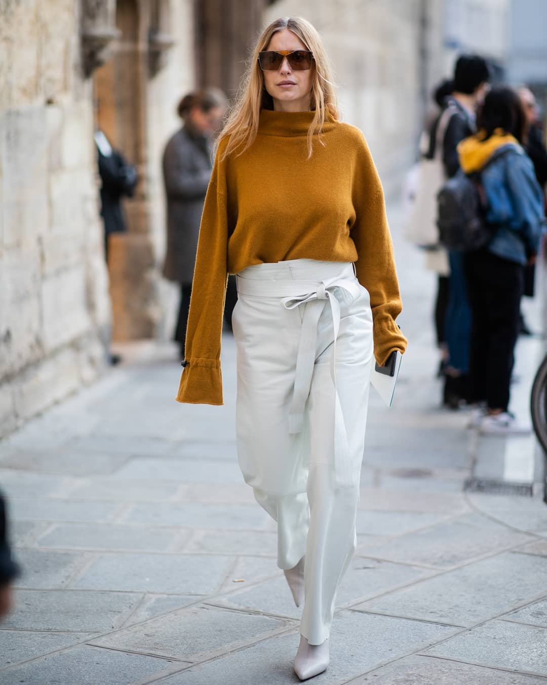 Pantalones con lazada y jerséis 'oversize'