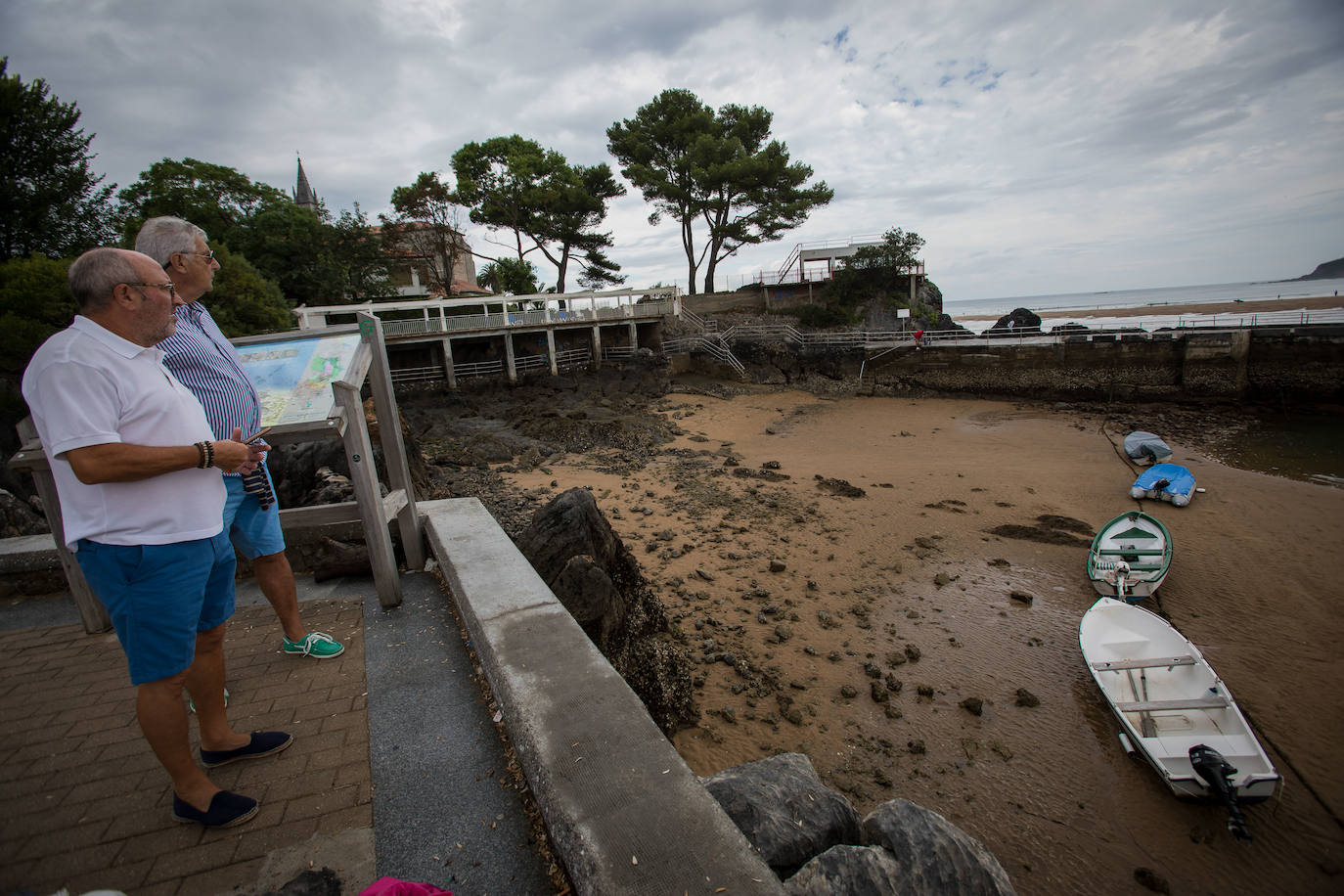 Fotos: Las mareas vivas dejan al desnudo las playas de Bizkaia