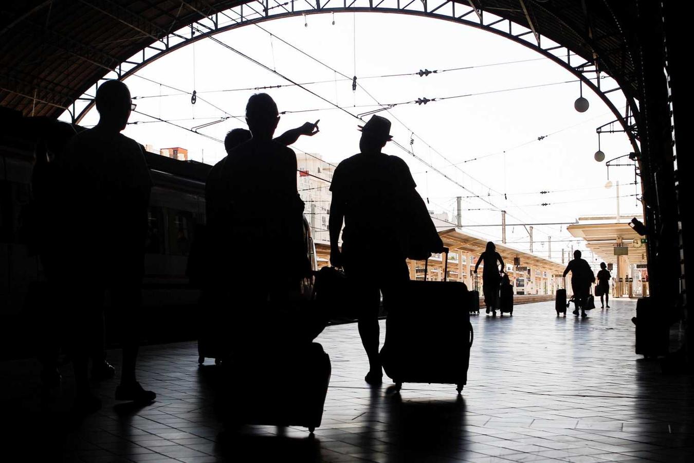 Pasajeros en la estación Norte de Valencia
