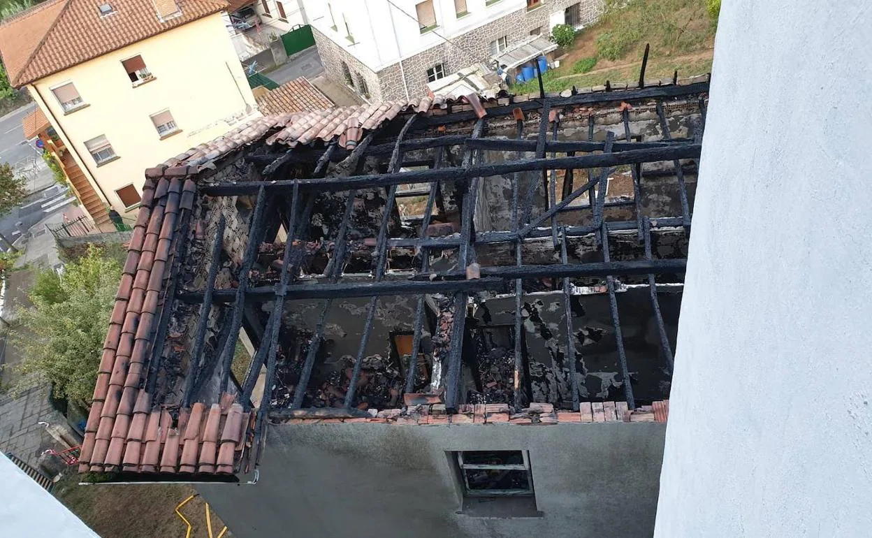 Estado en el que ha quedado el inmueble tras el incendio.