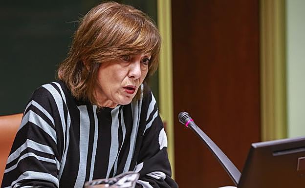 Cristina Uriarte, consejera vasca de Educacion , comparece en la Comision del Parlamento Vasco sobre el fraude en la adjudicacion del servicio de comedores escolares
