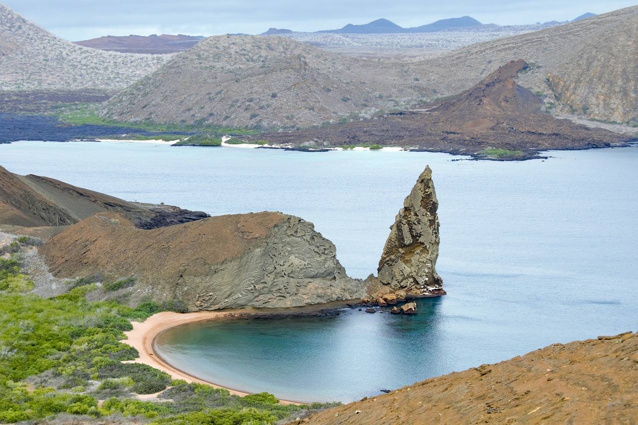 Las islas Galápagos, en Ecuador | Los cruceros y el elevado auge del turismo están poniendo en un peligro cada vez mayor la rica biodiversidad de la zona.