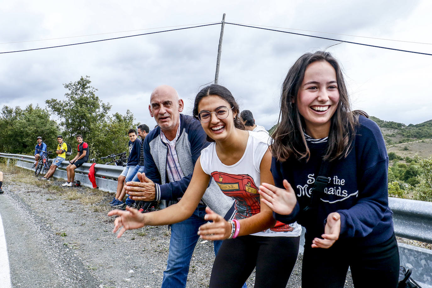 Fotos: La Vuelta hace disfrutar a los aficionados a su paso por Álava