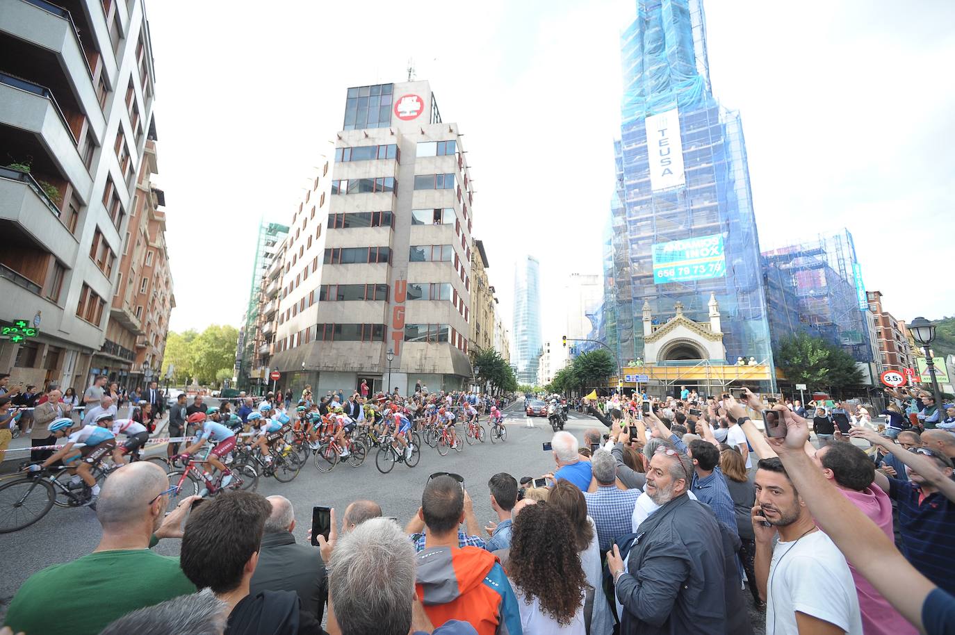 La ciudad muestra este jueves una estampa inusual por el paso de la prueba ciclista