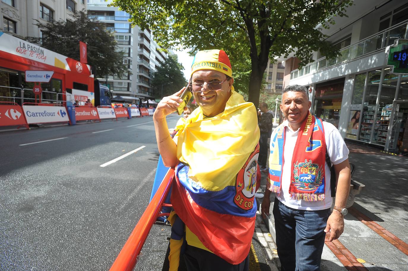 La ciudad muestra este jueves una estampa inusual por el paso de la prueba ciclista