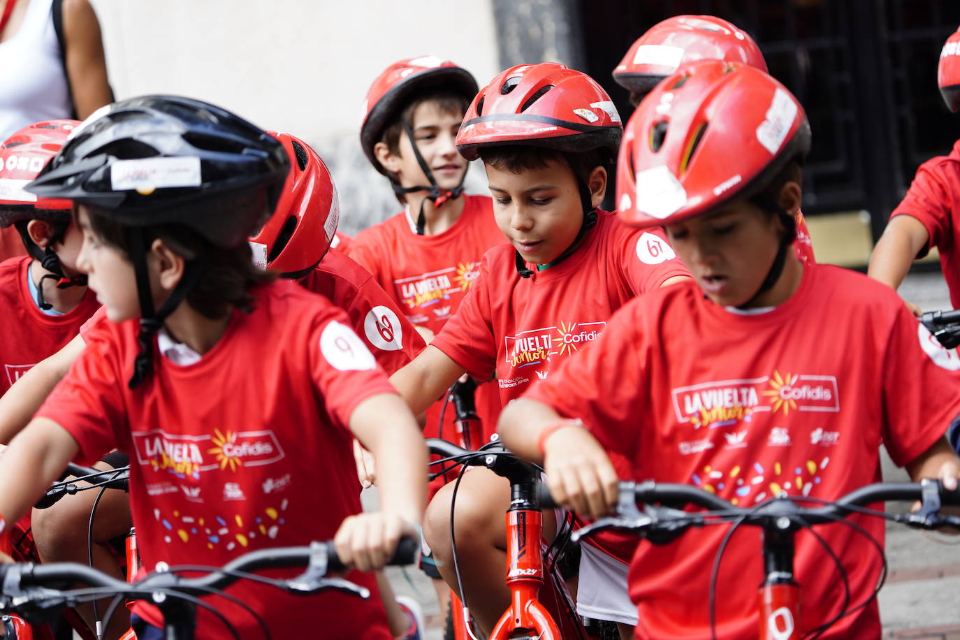 La ciudad muestra este jueves una estampa inusual por el paso de la prueba ciclista