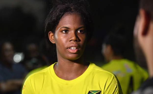 La delantera Khadija Shaw defiende que hay que cambiar la visión del fútbol femenino en Jamaica. 