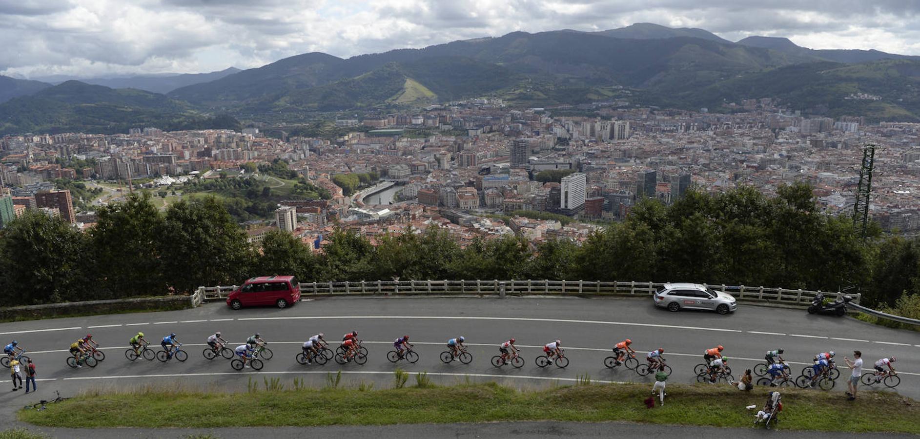 La ciudad muestra este jueves una estampa inusual por el paso de la prueba ciclista