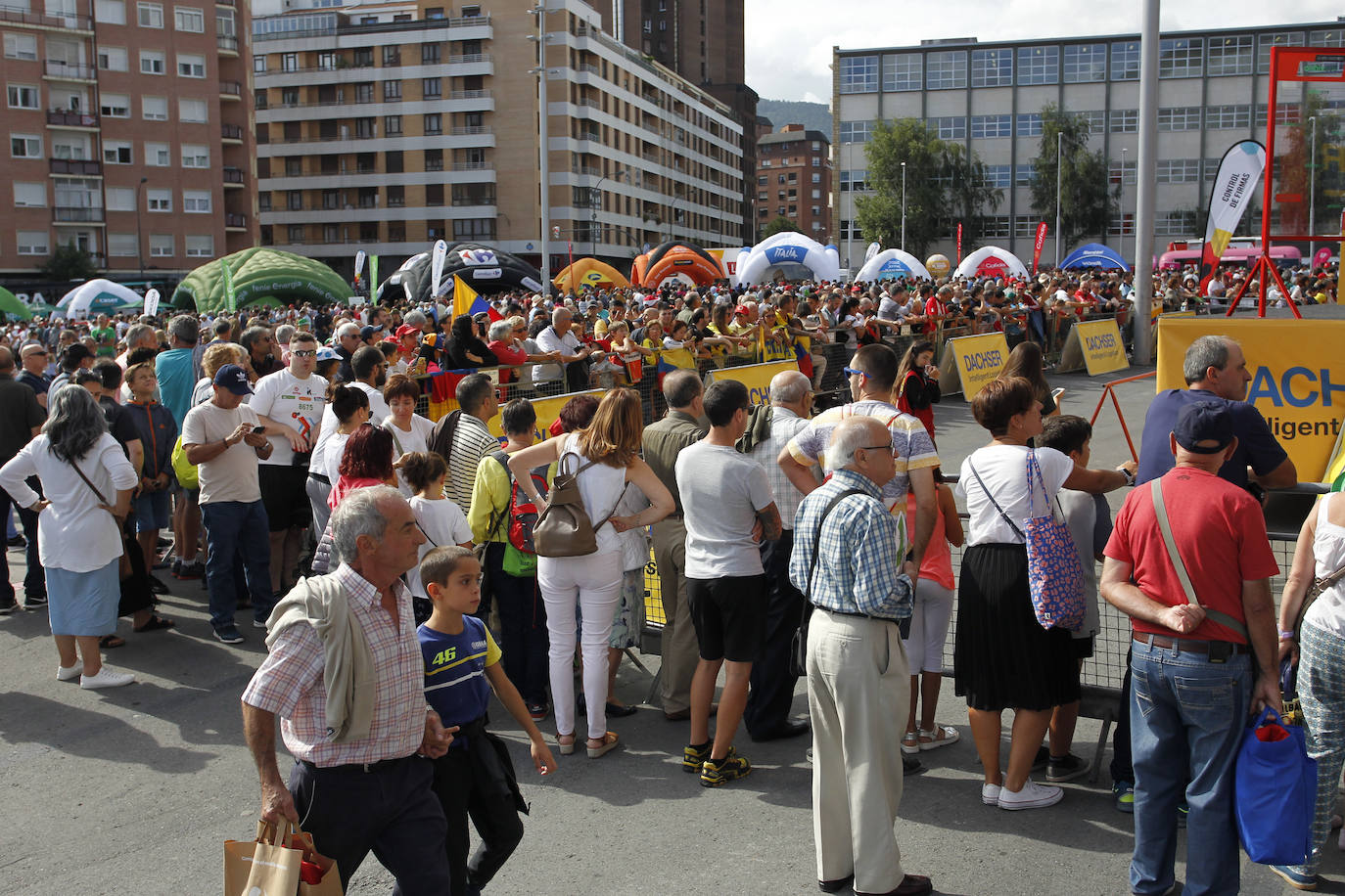 Fotos: La Vuelta sale de San Mamés
