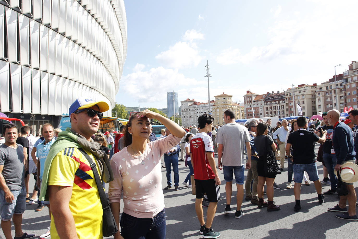 Fotos: La Vuelta sale de San Mamés