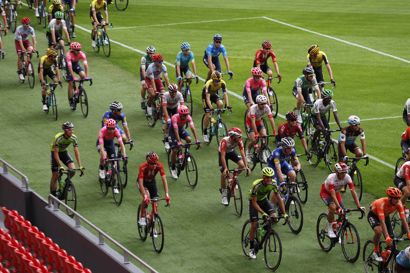 Fotos: La Vuelta sale de San Mamés