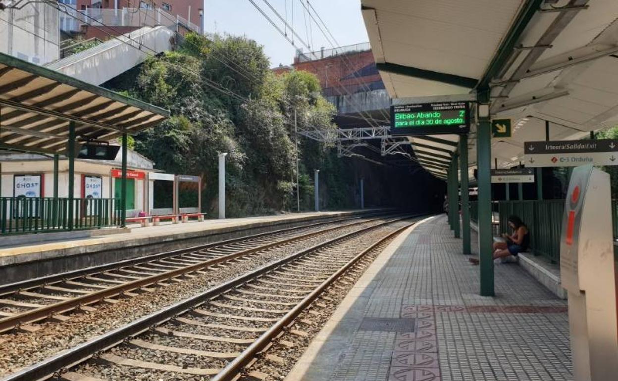 La estación de Bidebieta ha sido sometida a distintos cambios a lo largo del verano. 