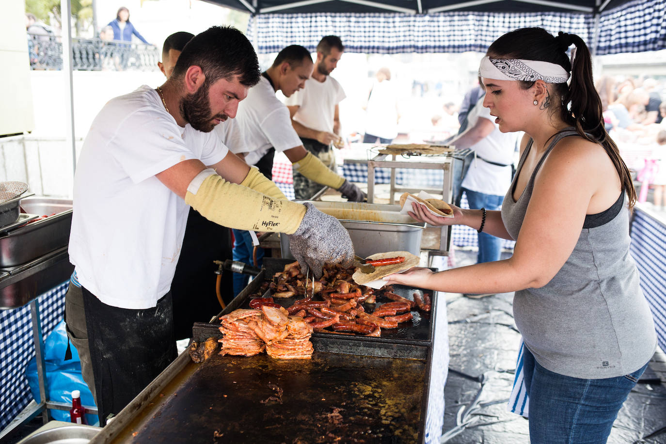 Fotos: Las imágenes de la fiesta de Fekoor en el Arenal de Bilbao