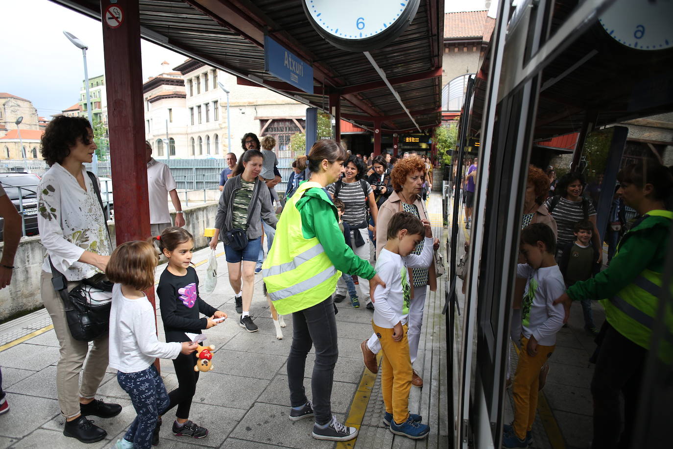 Fotos: La protesta de los vecinos en Atxuri