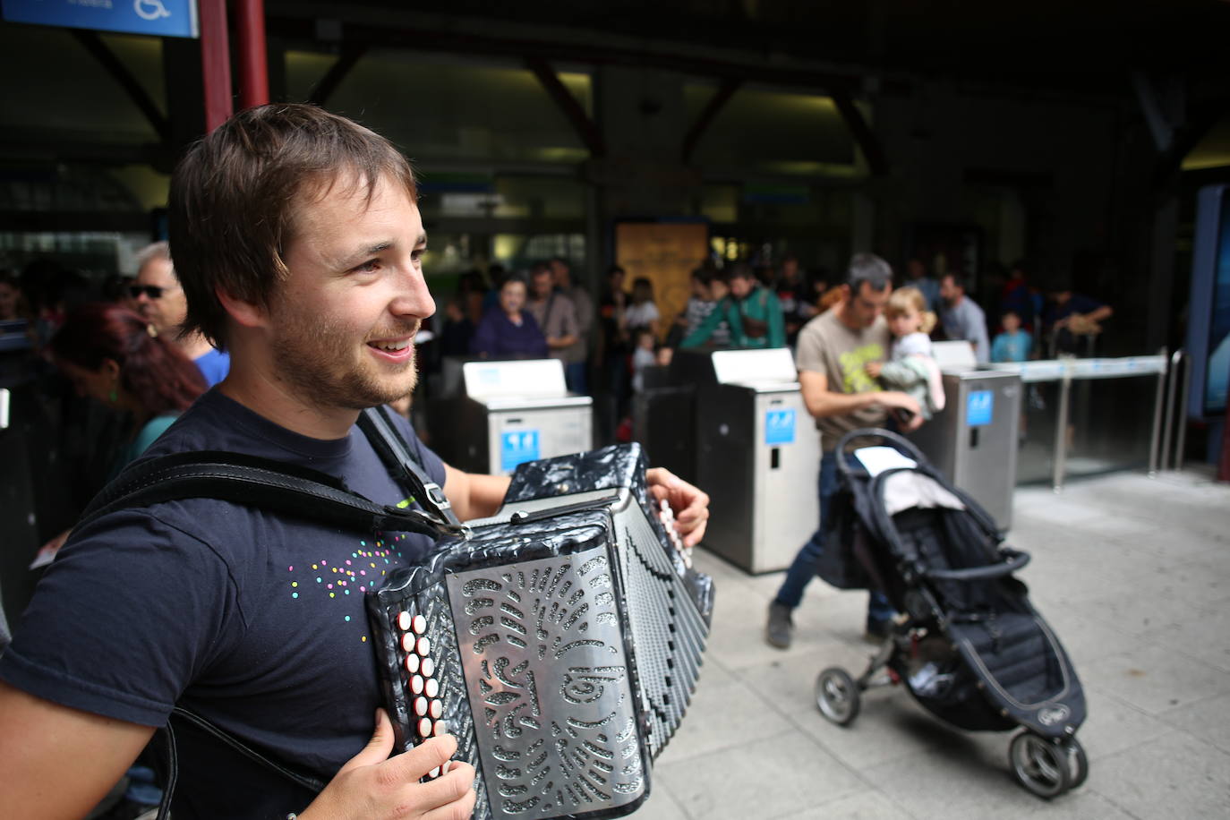 Fotos: La protesta de los vecinos en Atxuri