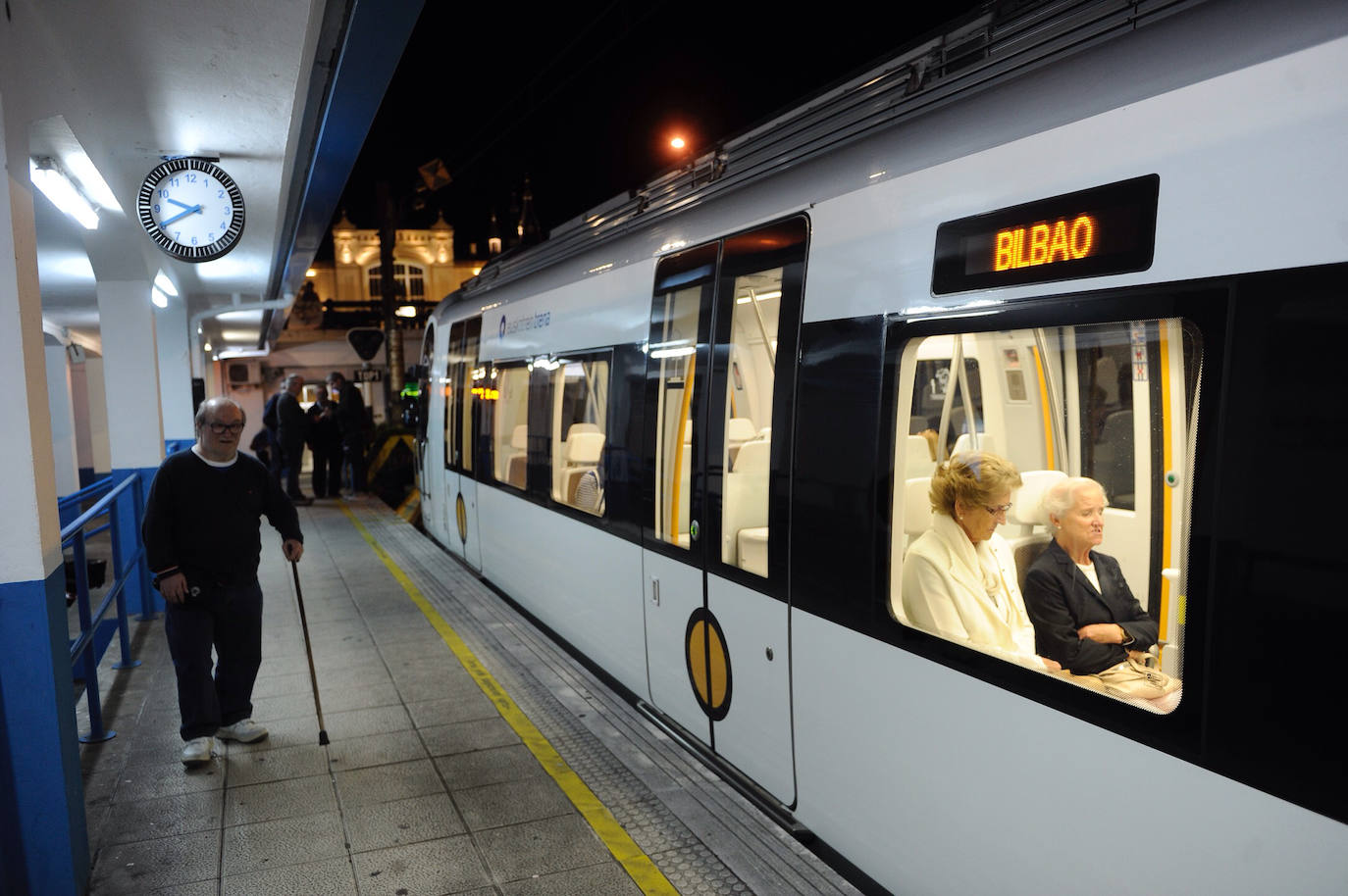 Fotos: El último tren en la estación de Atxuri