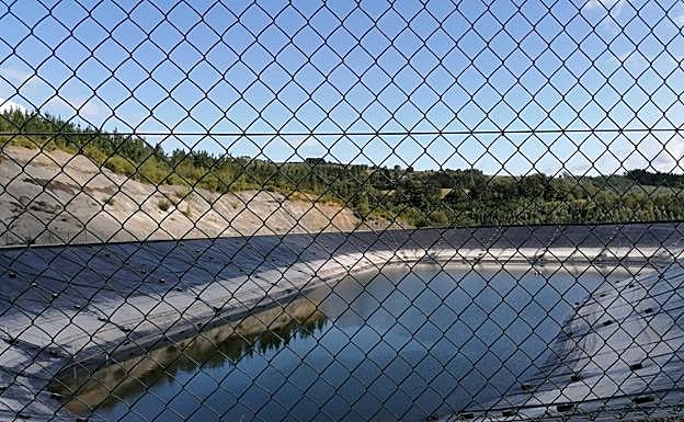 La problemática balsa de Argañeda, en Carranza. 