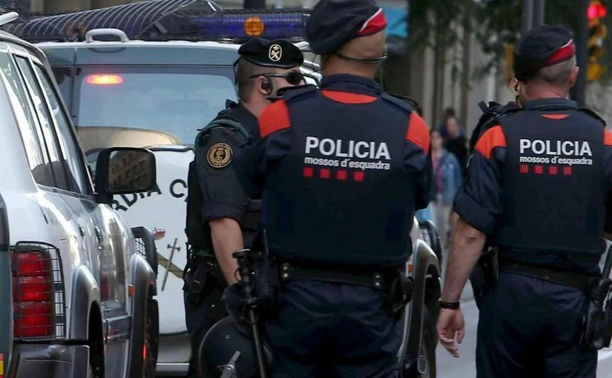 Cuatro detenidos por una presunta agresión sexual a una joven en Calafell 