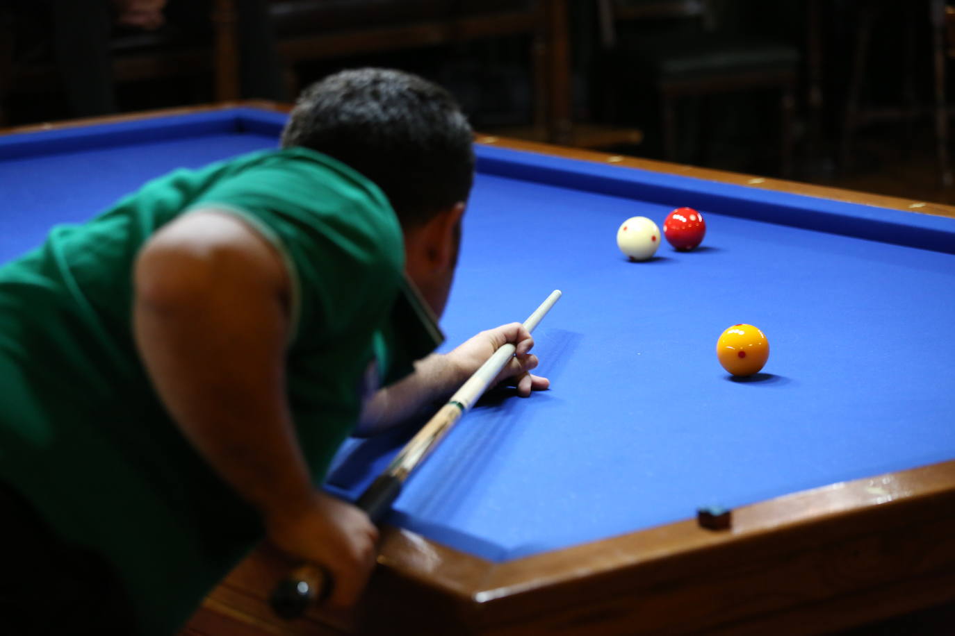 Los participantes en el torneo de billar.