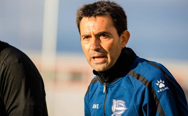 Asier Garitano, entrenador del Alavés, durante un partido de pretemporada. 