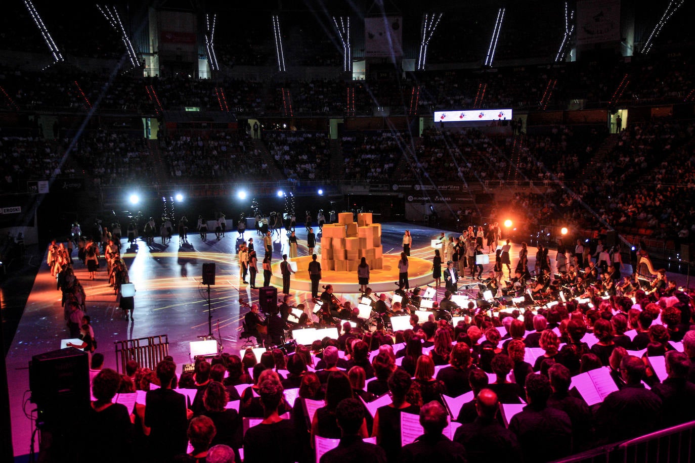 Fotos: &#039;Humanity al Music&#039; el gran espectáculo de la Corporación Mondragón