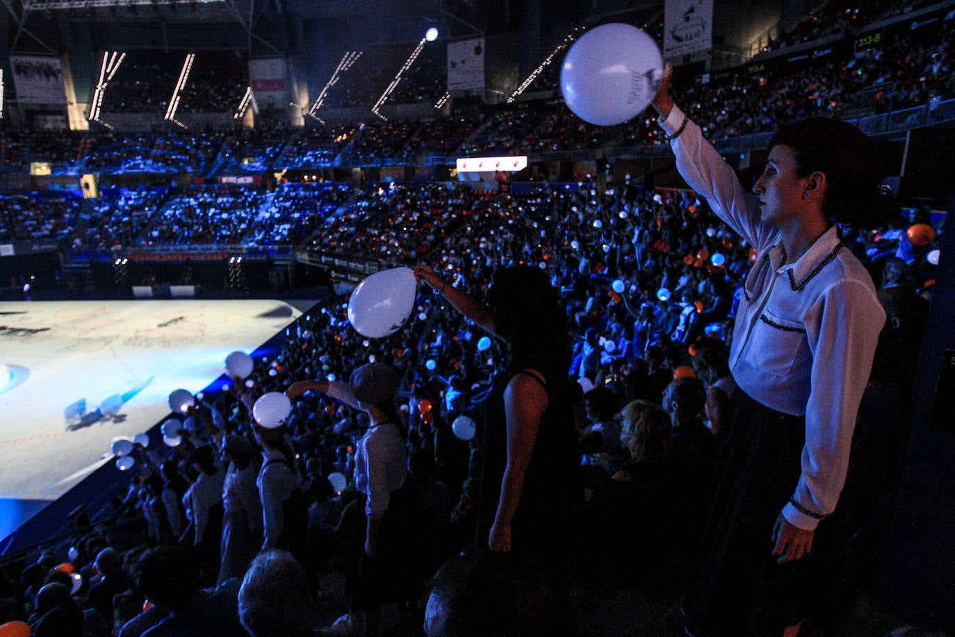 Fotos: &#039;Humanity al Music&#039; el gran espectáculo de la Corporación Mondragón