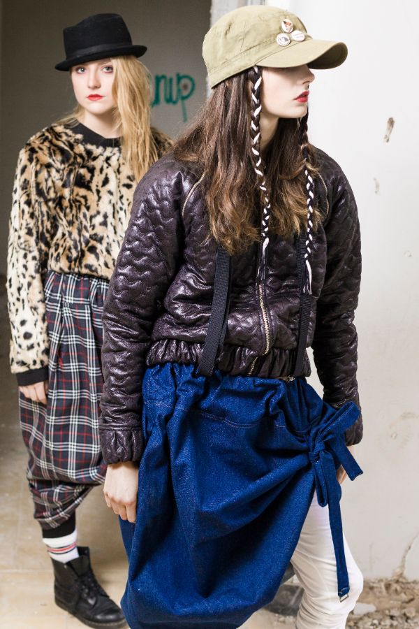 Sonia Fuente es la directora creativa de su firma homónima. Sus colecciones para mujer son cañeras, de estilo noventero y con influencias 'de la calle'