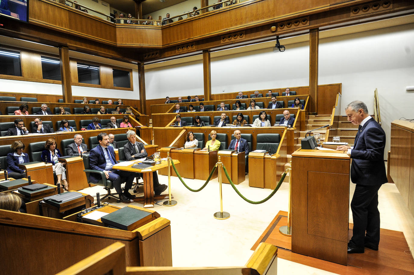 Los comicios generales de noviembre darán aire de mitin a la jornada en la Cámara vasca