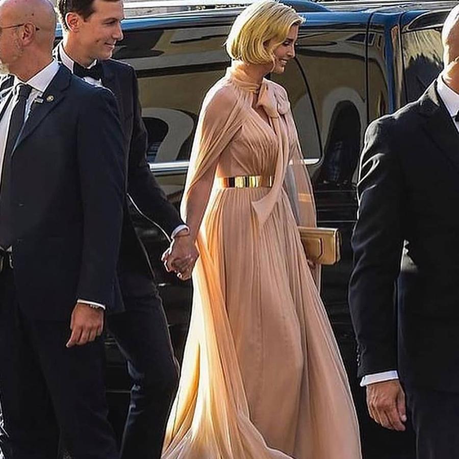 Jared Kushner e Ivanka Trump, vestida por Galia Lahav, en la boda de Misha Nonoo y Michael Hess.