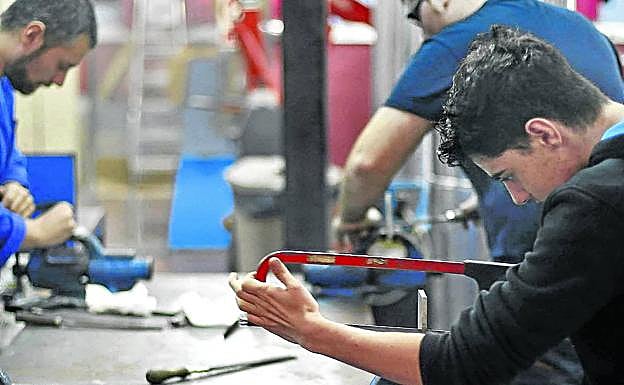 Alumnos de Formación Profesional verán reducida la cuantía de las subvenciones.