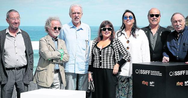 Carlos Boyero, Colomo, Trueba, Loles León, Ana Pérez-Lorente, Resines y Méndez-Leite presentaron 'Historias de nuestro cine' .