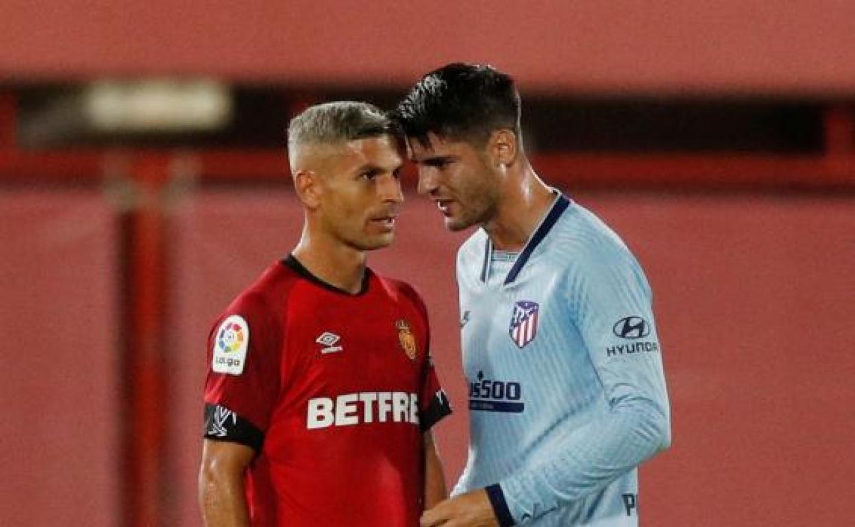 Salva Sevilla y Álvaro Morata, durante el partido del miércoles.